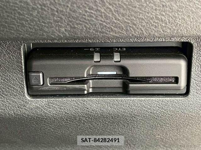 Nissan KICKS 2020-09 6002256-9