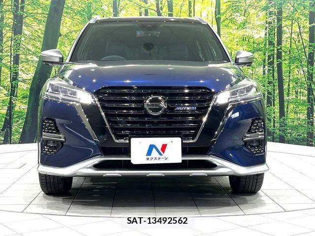 Nissan KICKS 2022-11 6002212-14