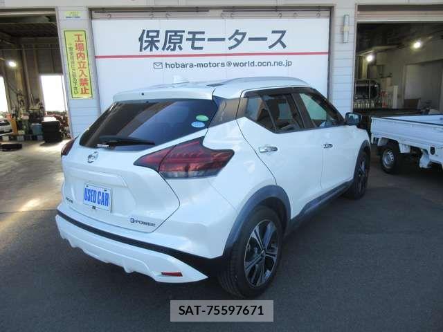 Nissan KICKS 2020-10 6002244-15