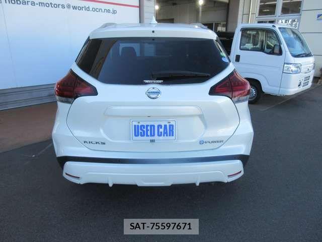 Nissan KICKS 2020-10 6002244-16