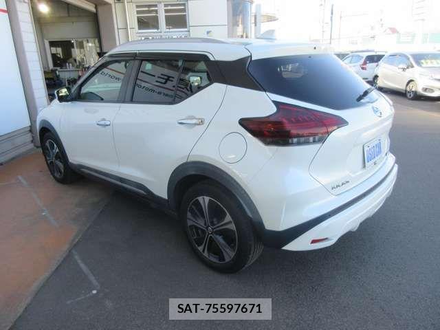 Nissan KICKS 2020-10 6002244-17