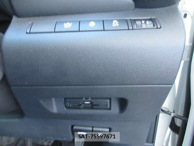 Nissan KICKS 2020-10 6002244-5