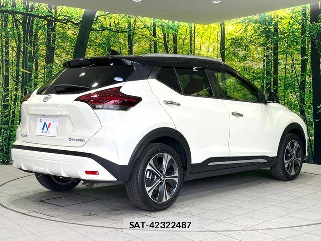Nissan KICKS 2022-06 6002224-16