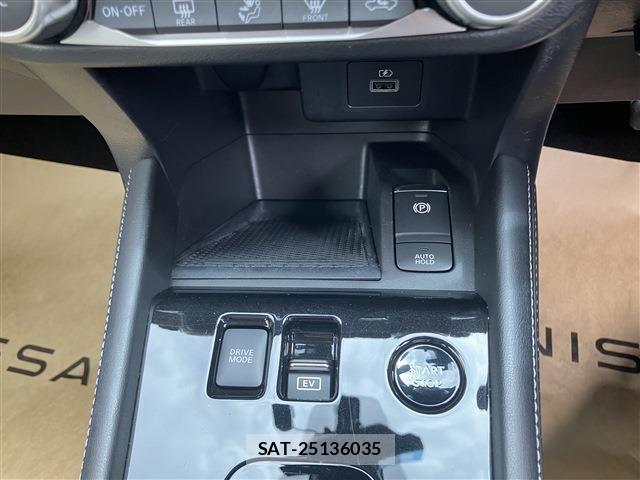Nissan KICKS 2023-07 6499025-13