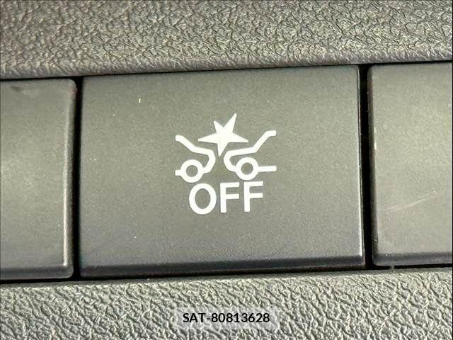 Nissan KICKS 2020-09 6545404-9