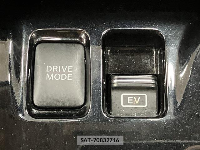 Nissan KICKS 2021-07 6752112-14
