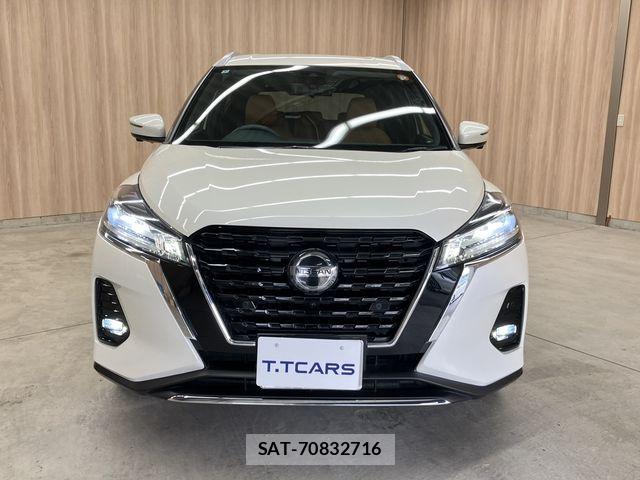 Nissan KICKS 2021-07 6752112-25