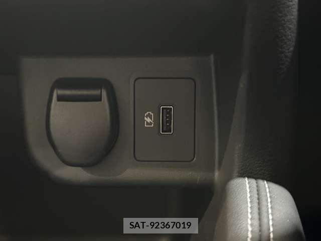 Nissan KICKS 2020-12 6815534-23