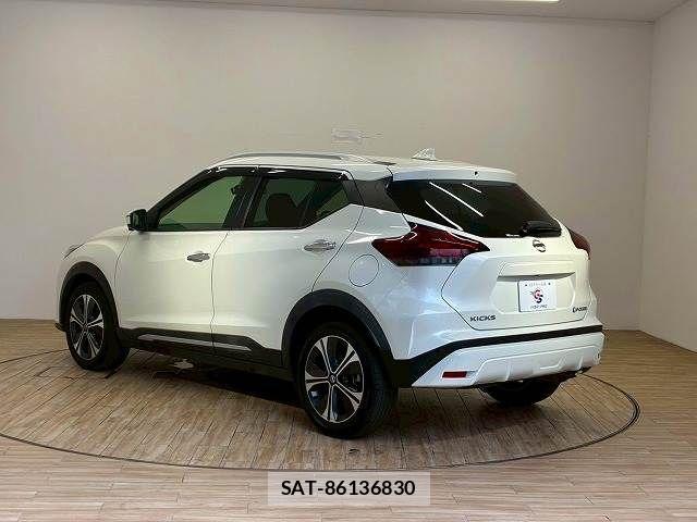 Nissan KICKS 2021-03 6815512-15