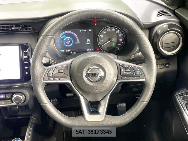 Nissan KICKS 2021-07 6815511-10