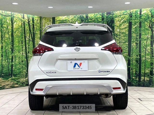 Nissan KICKS 2021-07 6815511-14