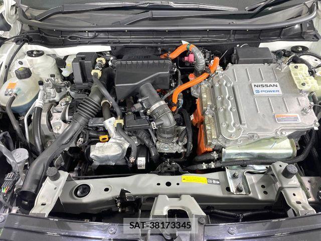 Nissan KICKS 2021-07 6815511-17