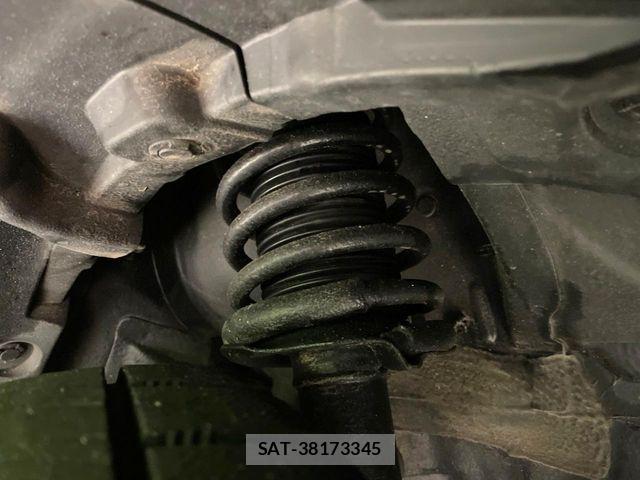 Nissan KICKS 2021-07 6815511-19