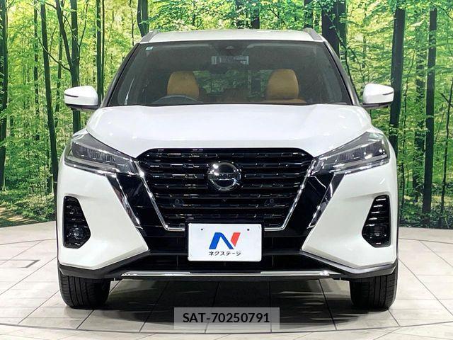 Nissan KICKS 2020-06 6815510-13