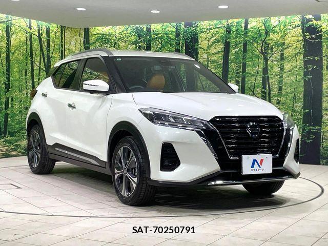 Nissan KICKS 2020-06 6815510-15