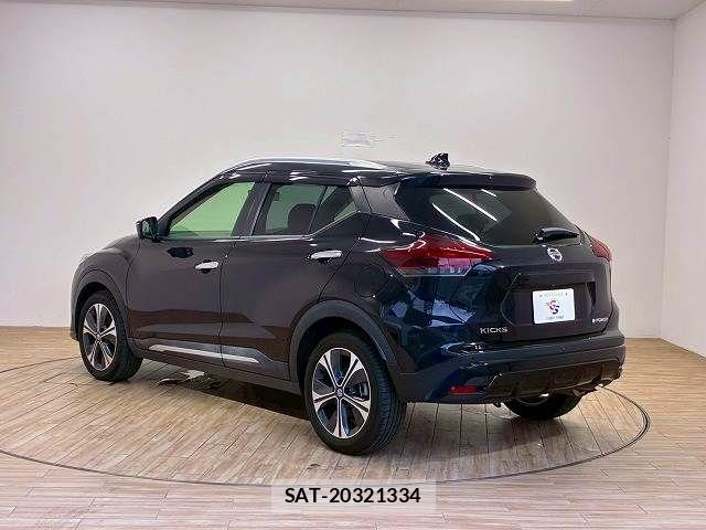 Nissan KICKS 2020-11 6815508-15