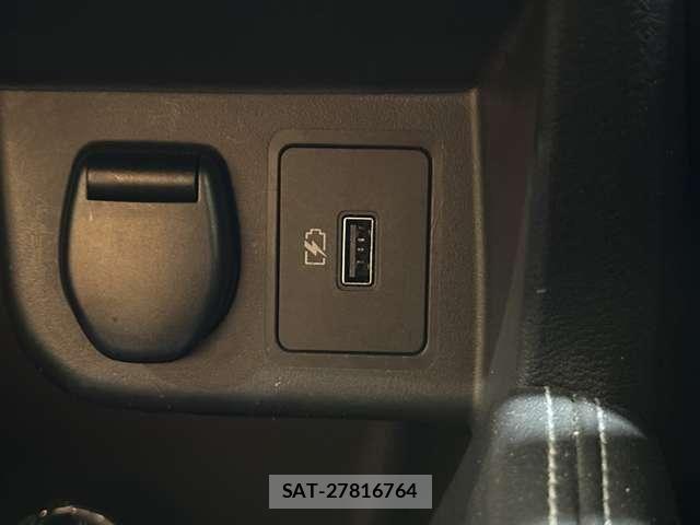 Nissan KICKS 2021-03 6907180-23