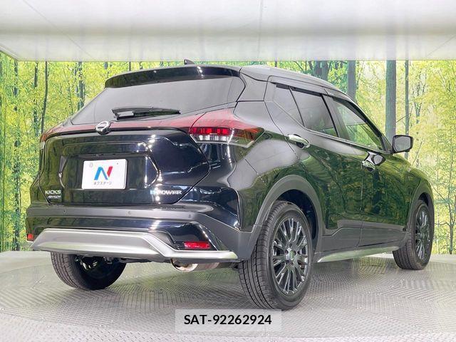Nissan KICKS 2022-10 6994635-16