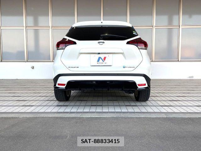 Nissan KICKS 2020-12 6994677-12