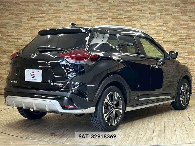 Nissan KICKS 2022-07 7020697-15