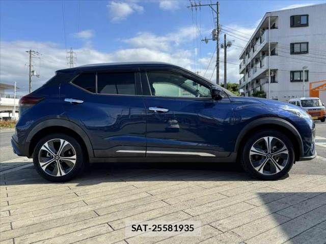 Nissan KICKS 2021-07 7059082-11