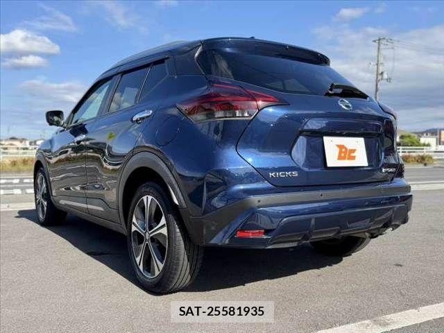 Nissan KICKS 2021-07 7059082-12