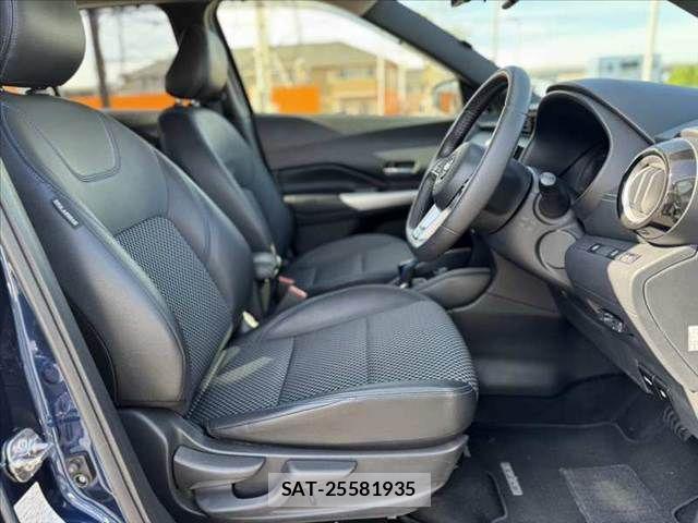 Nissan KICKS 2021-07 7059082-15
