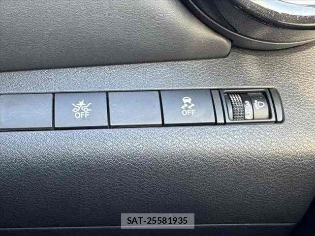 Nissan KICKS 2021-07 7059082-21