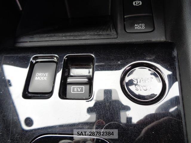 Nissan KICKS 2023-07 7059076-25
