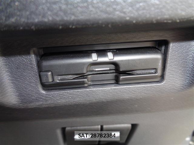 Nissan KICKS 2023-07 7059076-28