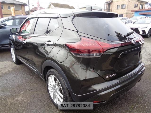 Nissan KICKS 2023-07 7059076-5