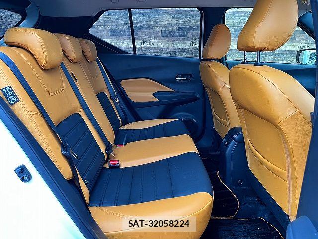 Nissan KICKS 2021-06 7059078-9