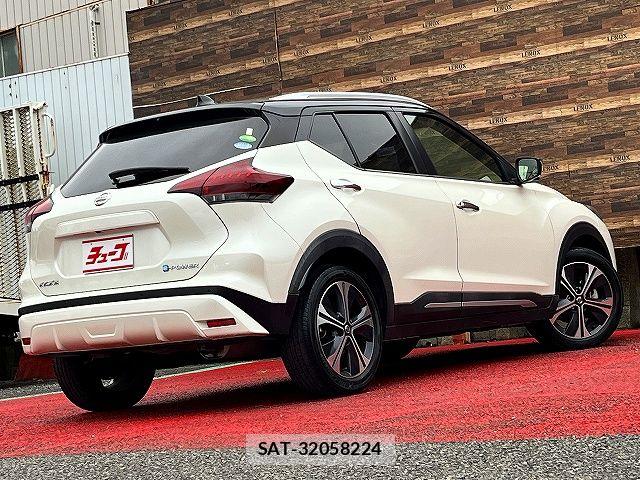Nissan KICKS 2021-06 7059078-2