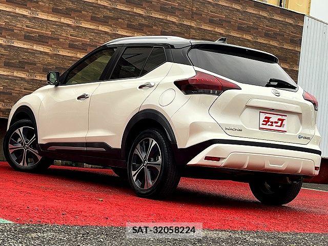 Nissan KICKS 2021-06 7059078-8