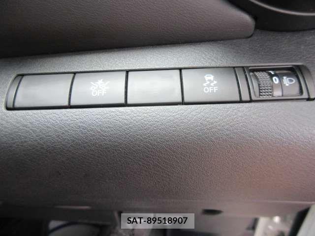 Nissan KICKS 2020-12 7059081-4