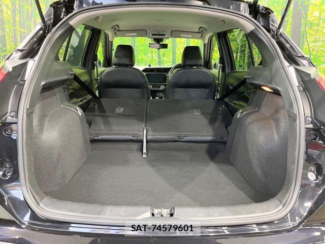 Nissan KICKS 2021-07 7220427-9