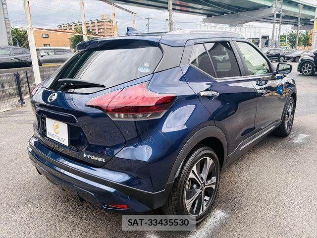 Nissan KICKS 2021-10 7220437-16