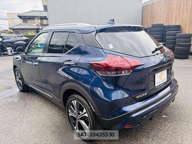 Nissan KICKS 2021-10 7220437-18