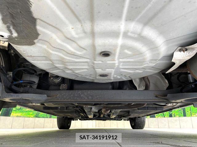 Nissan KICKS 2021-02 7220417-18