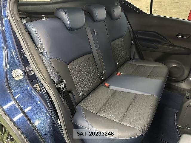 Nissan KICKS 2021-07 7220425-9