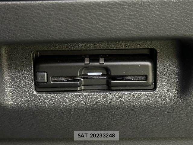 Nissan KICKS 2021-07 7220425-15