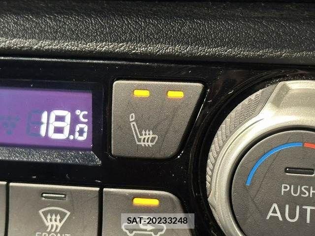 Nissan KICKS 2021-07 7220425-6