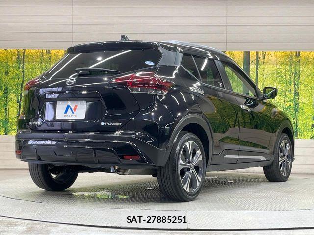 Nissan KICKS 2021-12 7220438-15