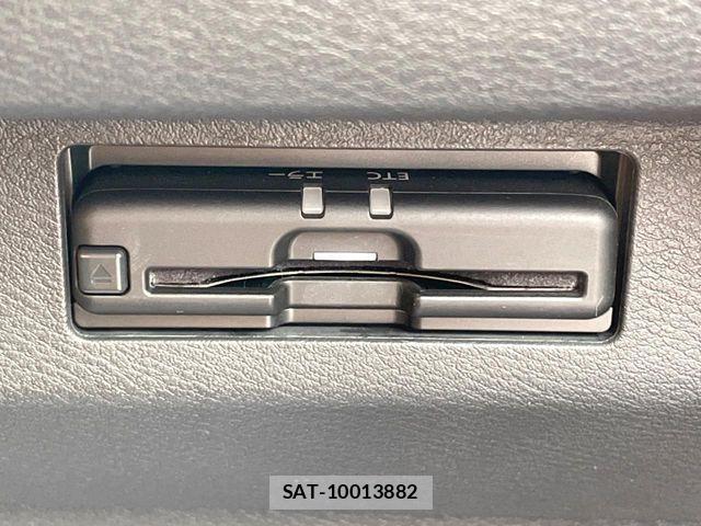 Nissan KICKS 2020-09 7220416-5