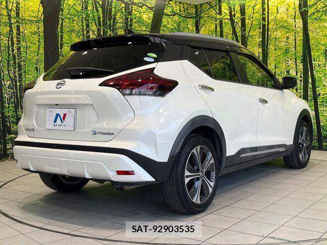 Nissan KICKS 2021-08 7220431-16