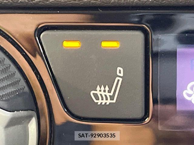 Nissan KICKS 2021-08 7220431-5