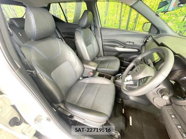 Nissan KICKS 2021-04 7220418-7