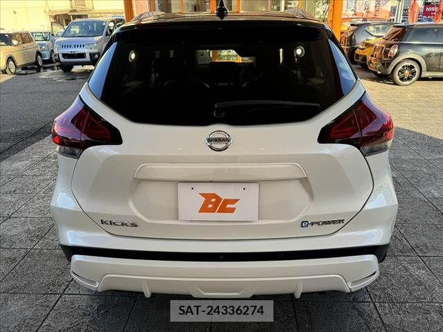 Nissan KICKS 2020-12 7220419-13
