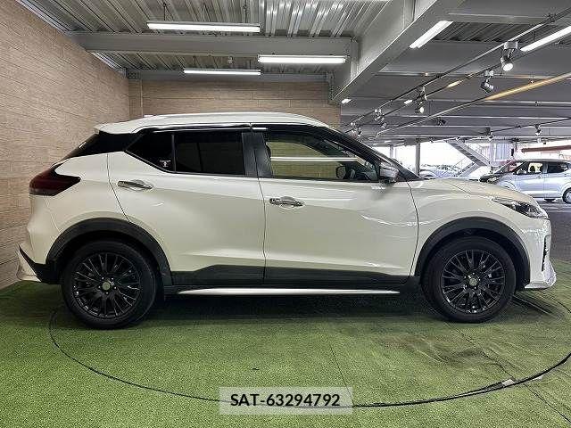 Nissan KICKS 2021-03 7220420-17