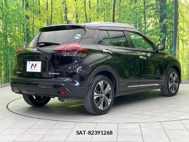 Nissan KICKS 2021-11 7220436-16